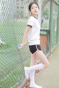 美女露出胸100隐私